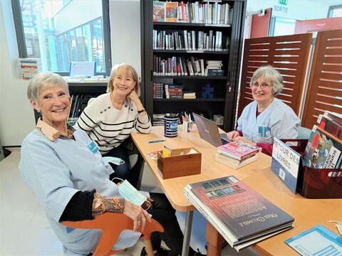 La bibliotheque pour tous au CHU de Nîmes : Une présence chaleureuse au service des patients